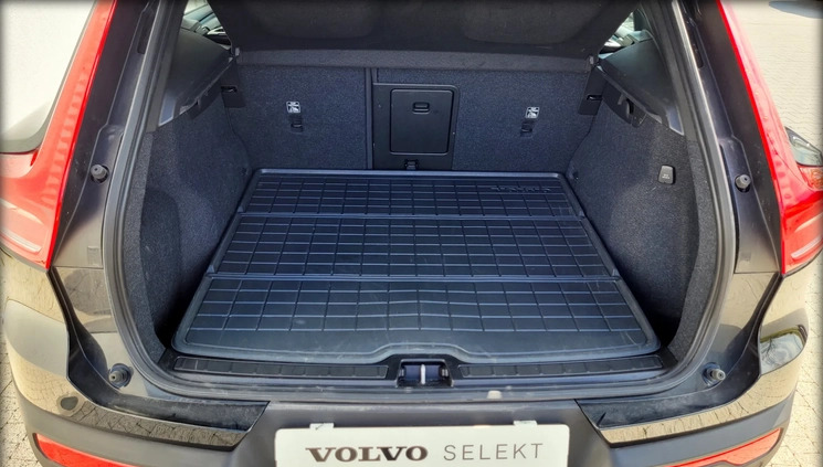 Volvo XC 40 cena 169555 przebieg: 31125, rok produkcji 2023 z Otmuchów małe 562